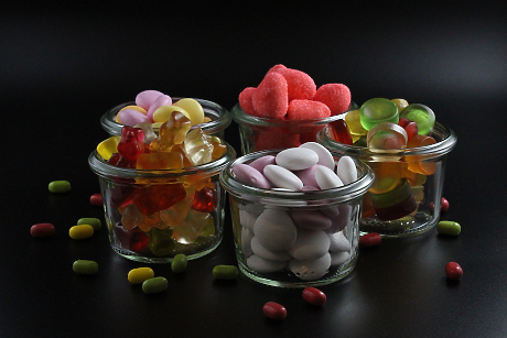 Мъж намери чек за 4.6 млн. евро на Haribo, подариха му желирани бонбони