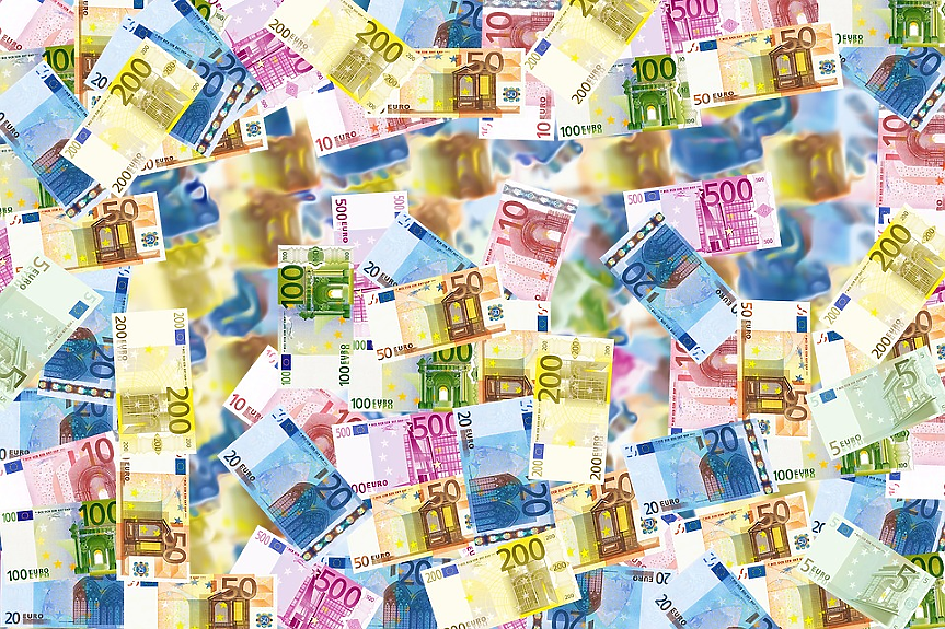 Колко банкери в България печелят по над €1 млн. годишно? 