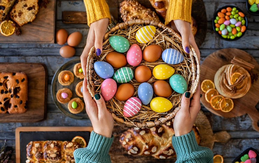 Символиката на великденските цветове: Какво означава всяко боядисано яйце 