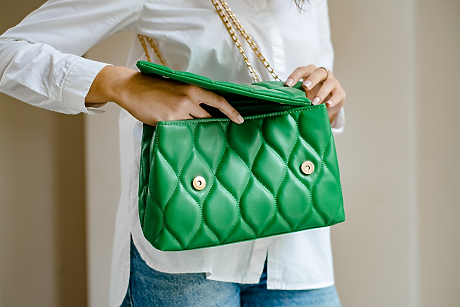 Погледни какво носиш в чантата си и ще разбереш каква жена си 