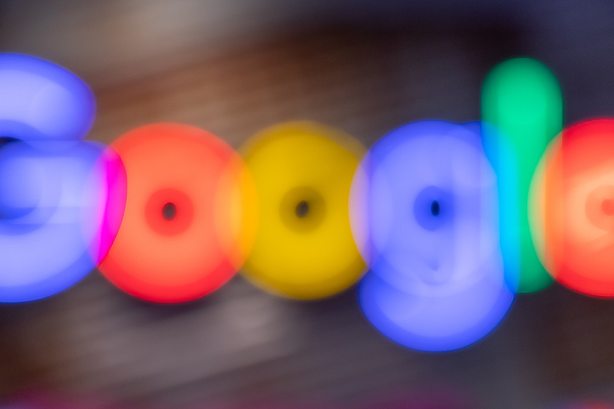 19.08.2004 г.: Google се листва на фондовата борса