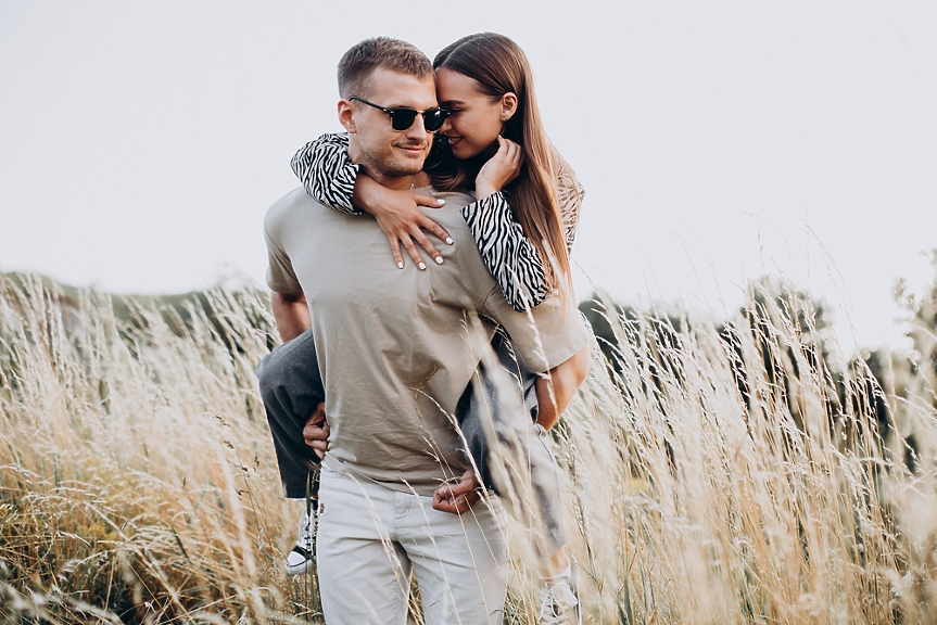 Зодиите, които ще имат късмет в любовта през юни, благодарение на Меркурий в секстил с Венера