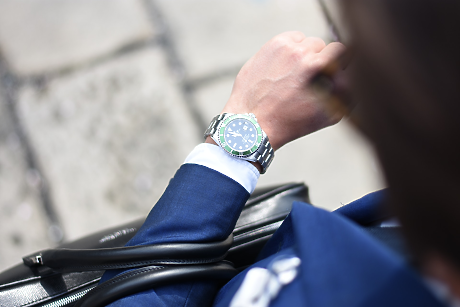 87-годишен милиардер продаде бизнеса си на Rolex и изненада цялата индустрия