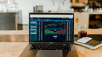 19.10.1987 г.: Това е Черният понеделник, на който Dow Jones се срива с 22%