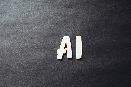 Защо жените използват AI по-рядко от мъжете?
