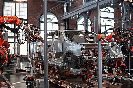 01.12.1913 г.: В заводите на Ford заработва първата поточна линия