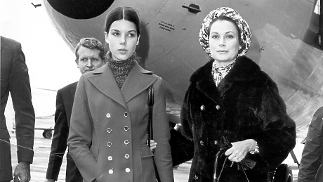 Да избягаш от скандала: защо Грейс Кели тайно завежда дъщеря си на Галапагоските острови 