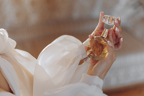 Как правилно да нанасяме парфюм: тайните на професионалистите