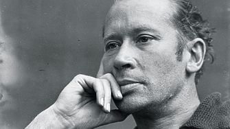 Е. Е. Къмингс: 