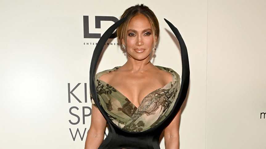 С мама на червения килим: вижте порасналите близнаци на Дженифър Лопес 