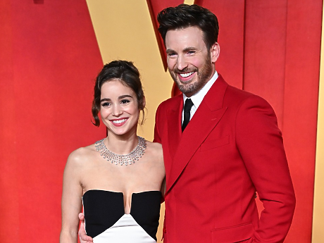 Капитан Америка стана татко! Крис Еванс посрещна първото си дете с Алба Баптиста 