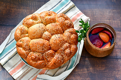 Днес е Петковден - кой празнува, какви са обичаите и защо трябва да внимавате кой влиза в дома ви?