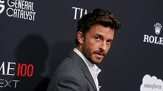 „Напълно абсурдно“: ето кой е най-сексапилният мъж в света за 2025 според списание People!